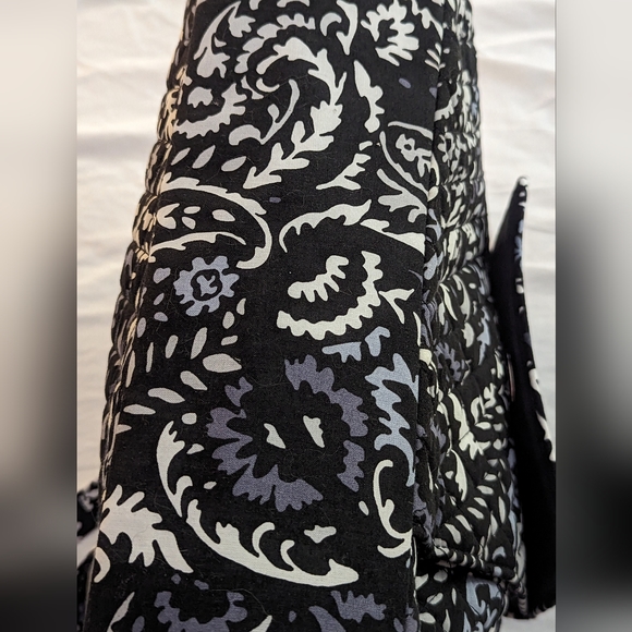 Vera Bradley Turlock Tote in Paisley Noir NWOT - Picture 3 of 4